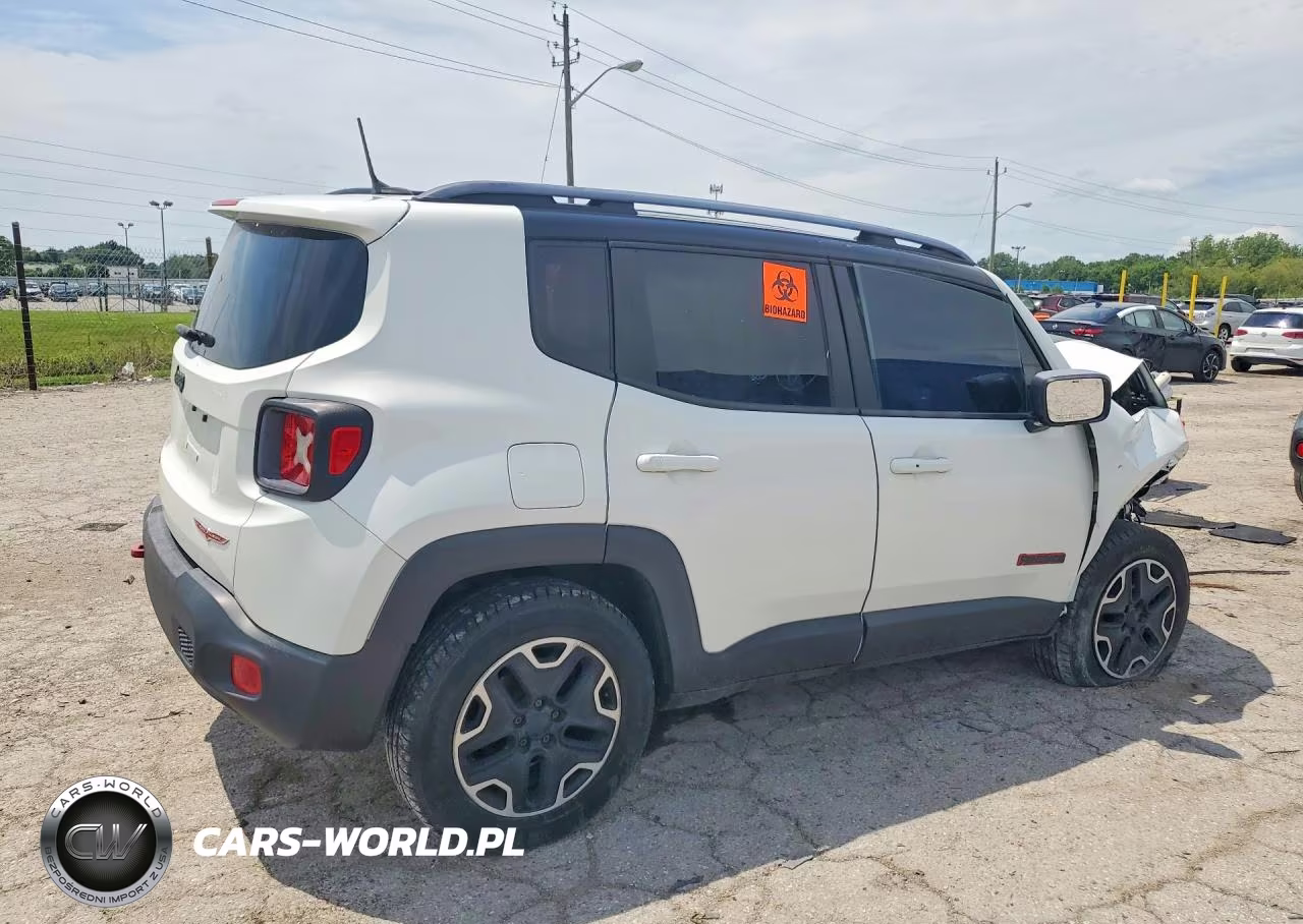 2015 Jeep Renegade Trailhawk VIN:ZACCJBCTXFPB27563 - 3