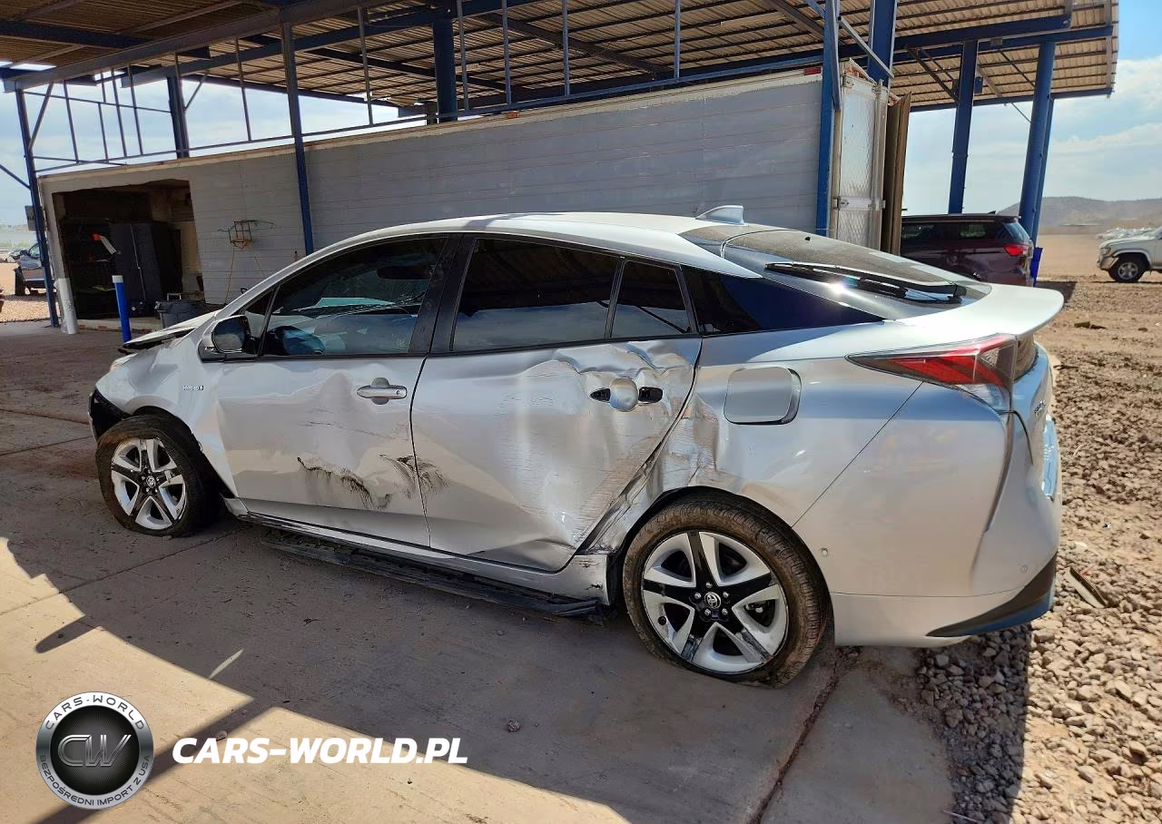 2018 Toyota Prius Four Touring VIN:JTDKARFU5J3551271 - 2