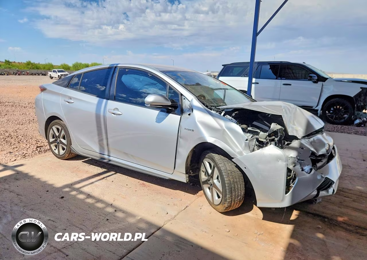 2018 Toyota Prius Four Touring VIN:JTDKARFU5J3551271 - 4
