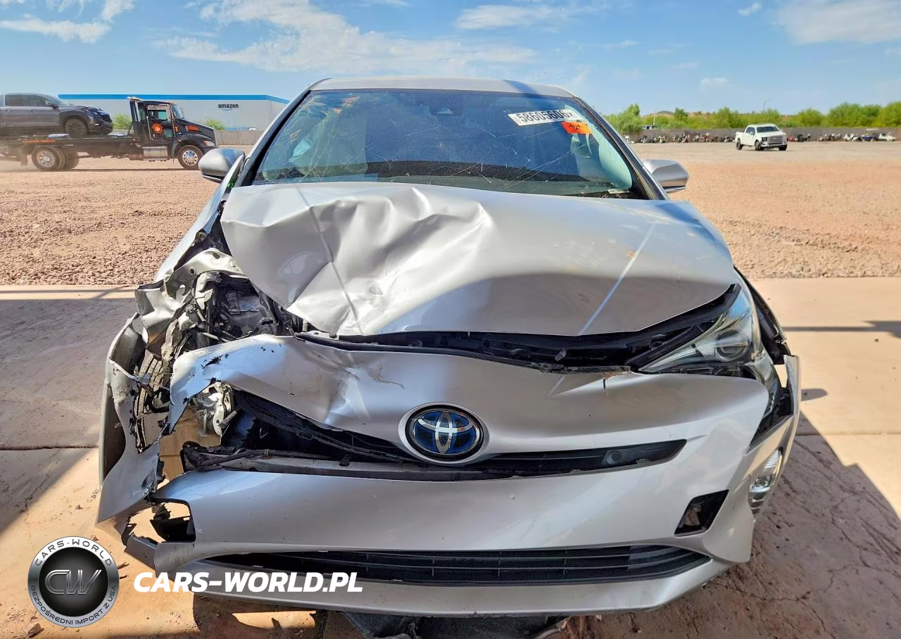 2018 Toyota Prius Four Touring VIN:JTDKARFU5J3551271 - 5