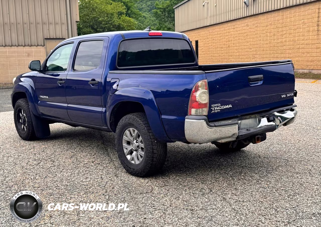 2015 Toyota Tacoma V6 VIN:3TMLU4EN6FM200996 - 3