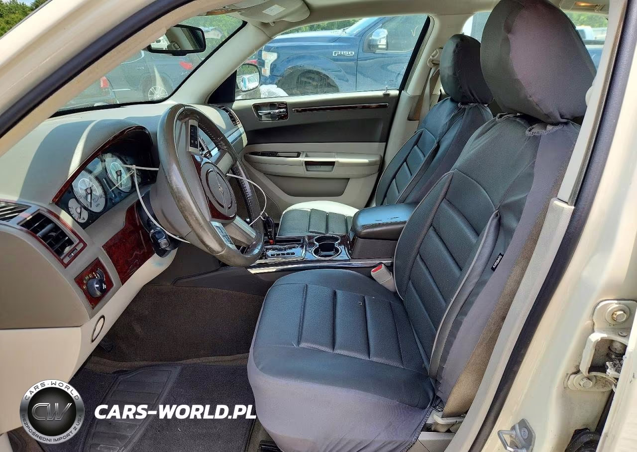 2010 Chrysler 300 Touring VIN:2C3CA5CV0AH158192 - 7