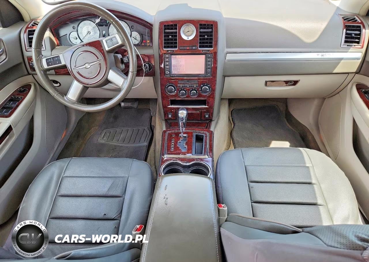 2010 Chrysler 300 Touring VIN:2C3CA5CV0AH158192 - 8