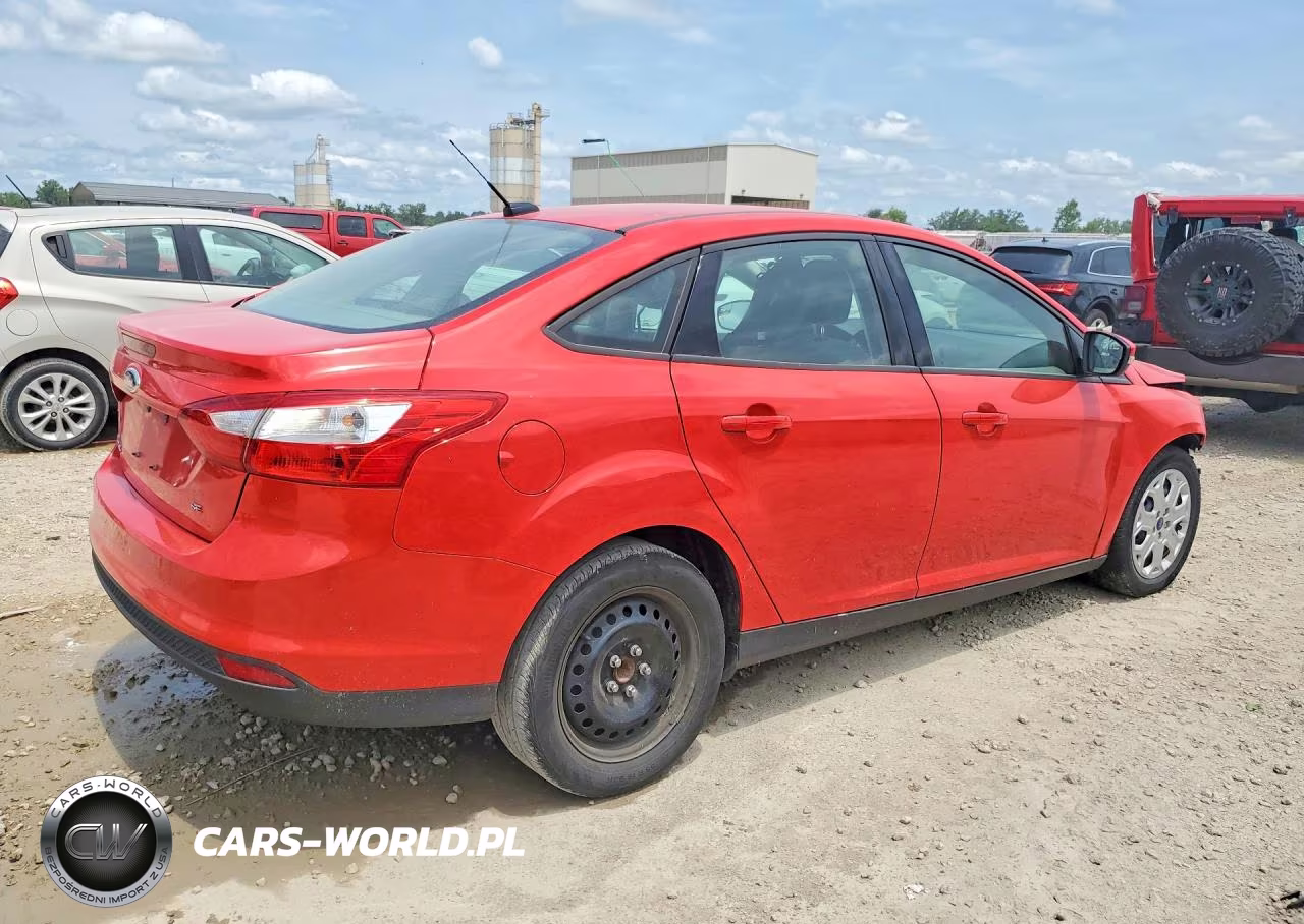 2012 Ford Focus Se VIN:1FAHP3F28CL278775 - 3