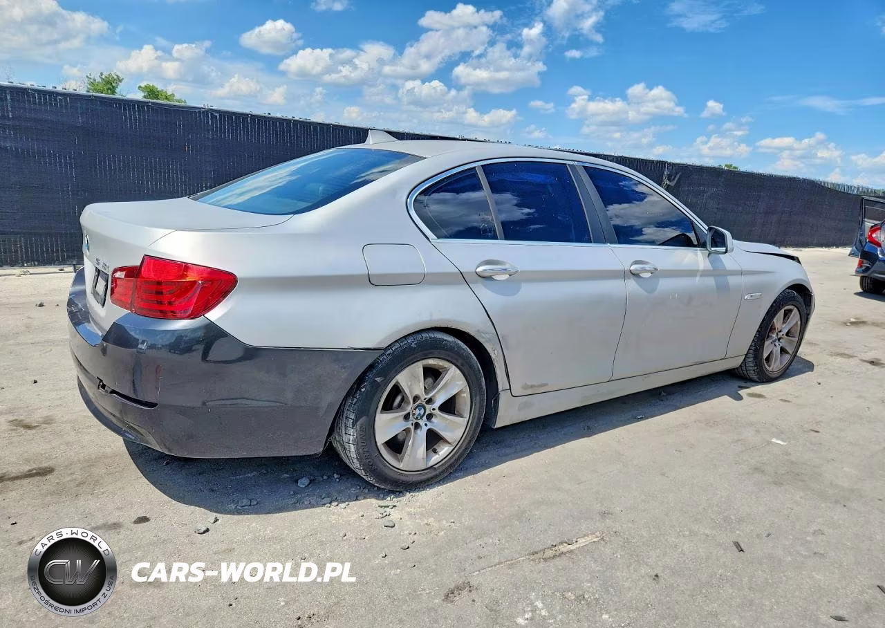 2013 BMW 528 I VIN:WBAXG5C51DDY34756 - 3