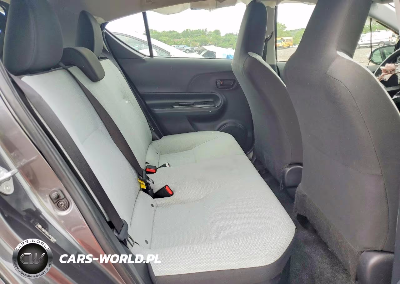 2018 Toyota Prius C One VIN:JTDKDTB36J1602998 - 10