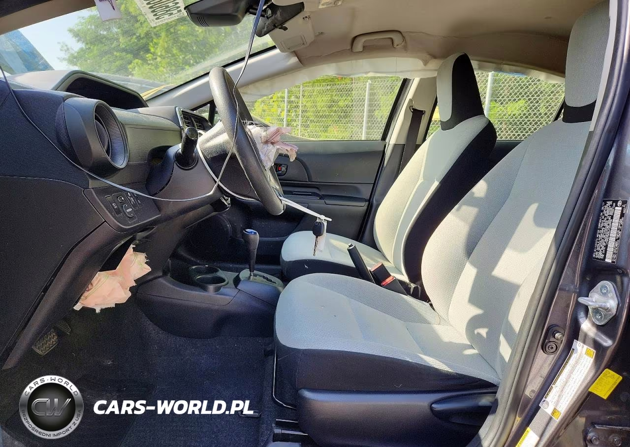 2018 Toyota Prius C One VIN:JTDKDTB36J1602998 - 7