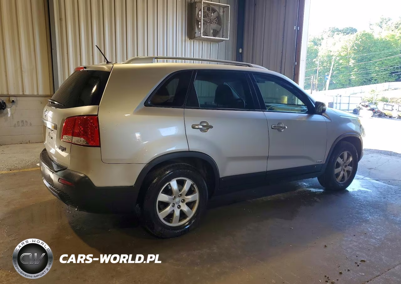 2013 Kia Sorento Lx VIN:5XYKTCA61DG396931 - 3