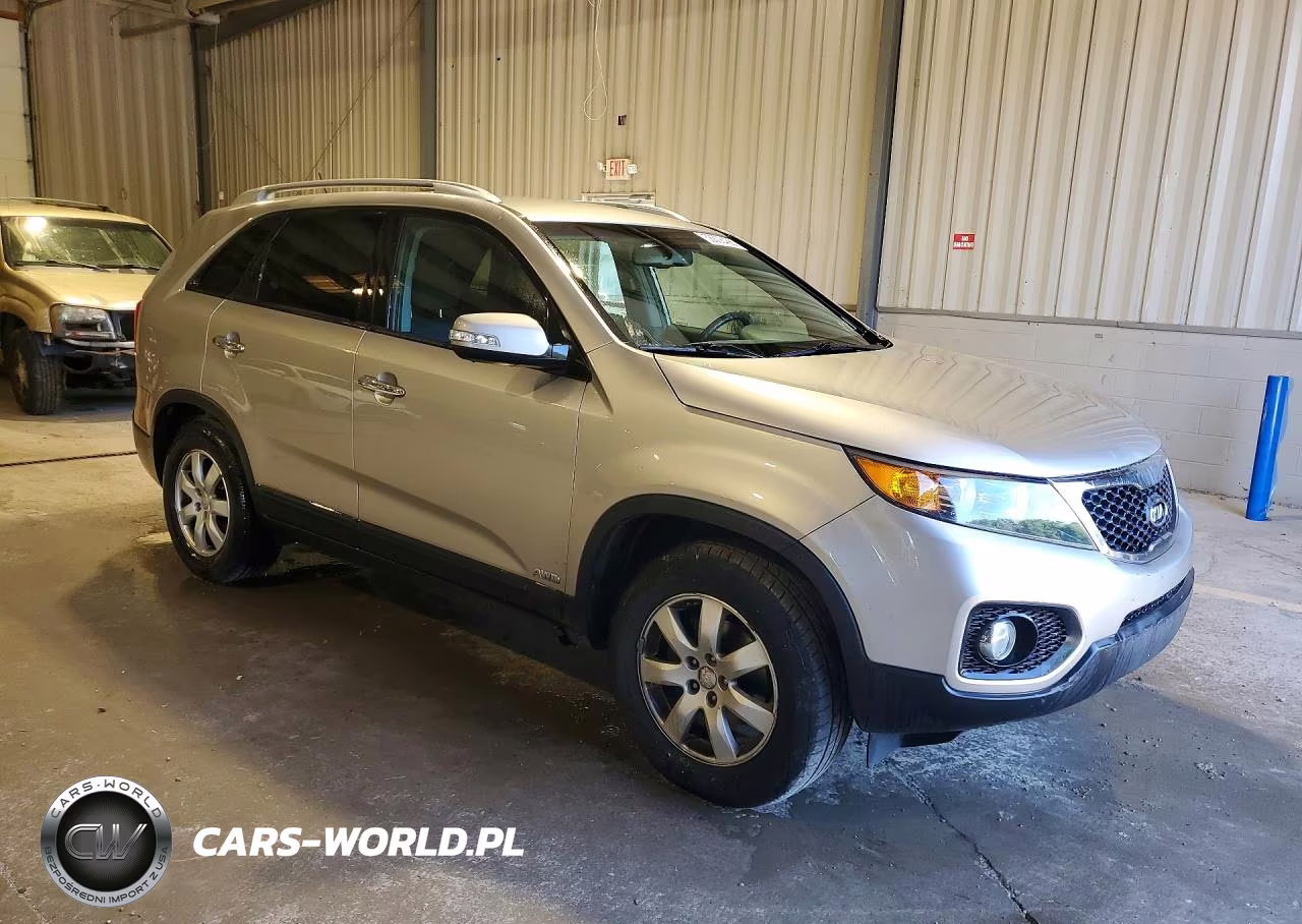 2013 Kia Sorento Lx VIN:5XYKTCA61DG396931 - 4