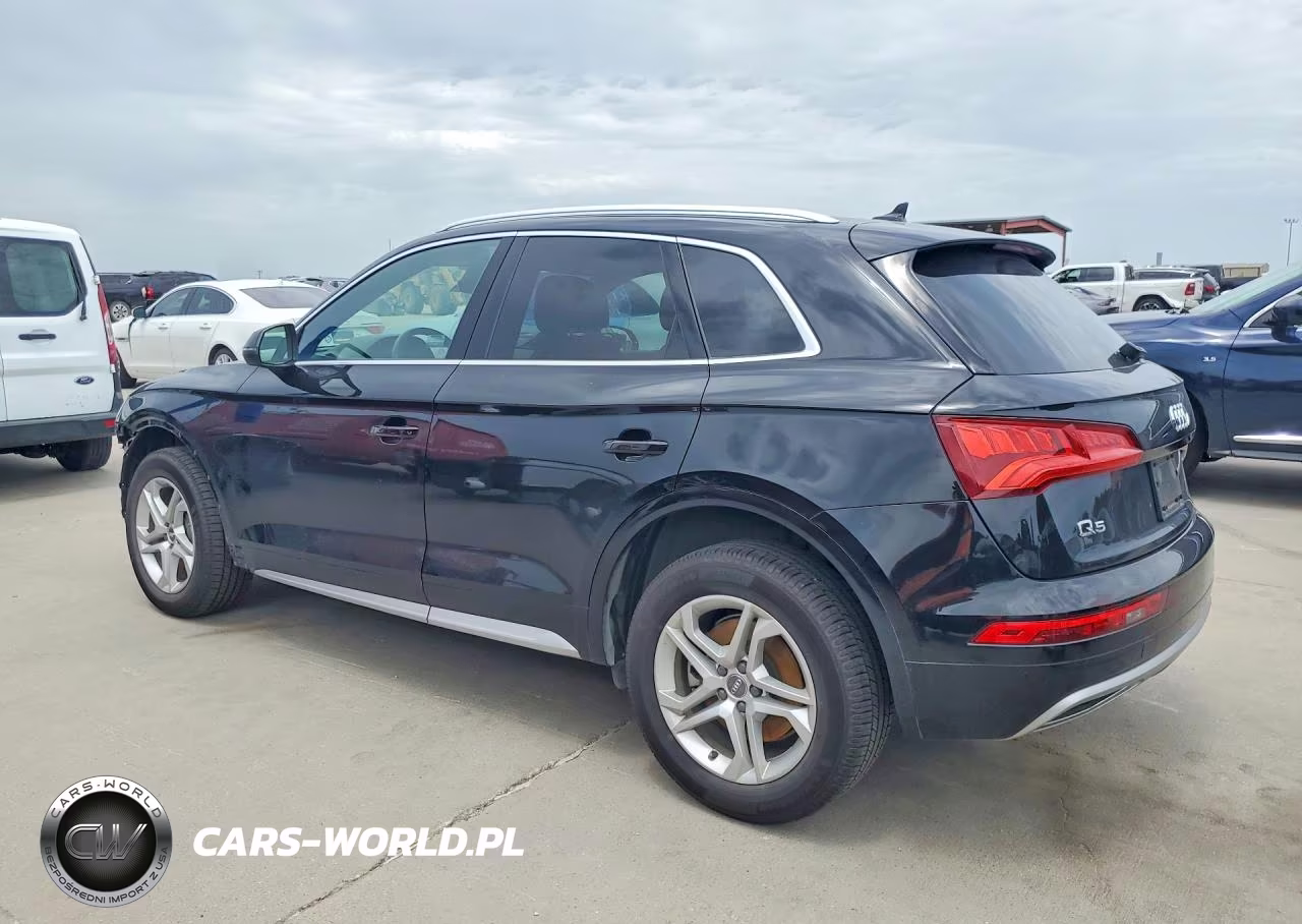 2019 Audi Q5 Premium VIN:WA1ANAFY0K2133979 - 2