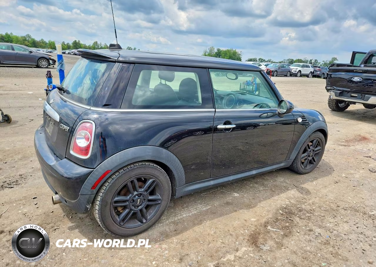 2013 Mini Cooper VIN:WMWSU3C54DT374988 - 3