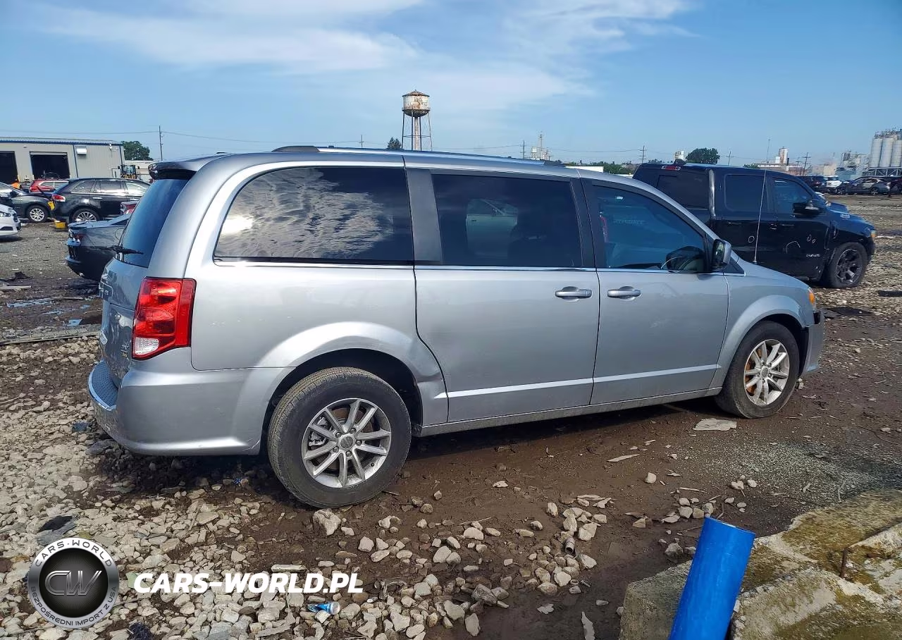 2018 Dodge Grand Caravan Sxt VIN:2C4RDGCGXJR210271 - 3