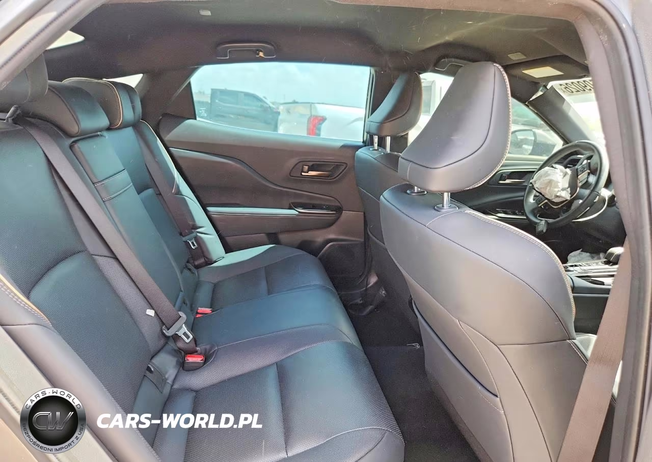 2025 Toyota Crown Xle VIN:JTDAAAAF9S3034479 - 10