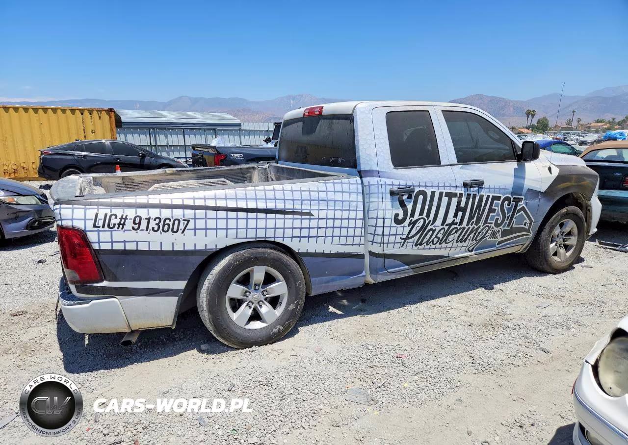 2019 Ram 1500 Classic Tradesman VIN:1C6RR7FG2KS631857 - 3