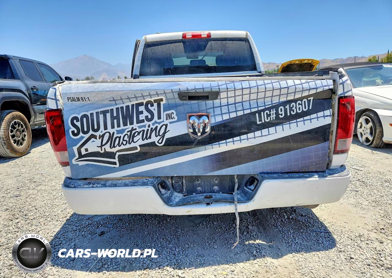 2019 Ram 1500 Classic Tradesman VIN:1C6RR7FG2KS631857 - 6
