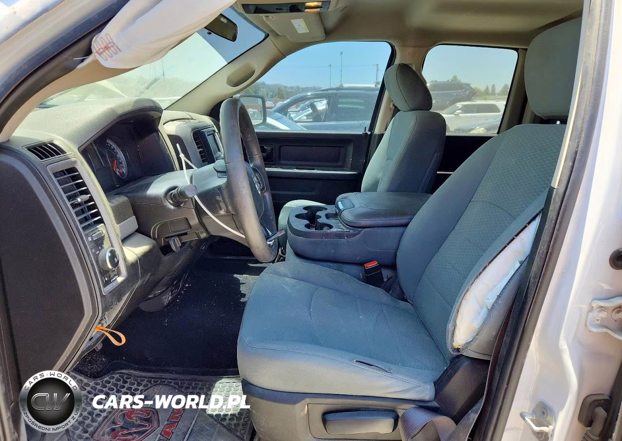 2019 Ram 1500 Classic Tradesman VIN:1C6RR7FG2KS631857 - 7