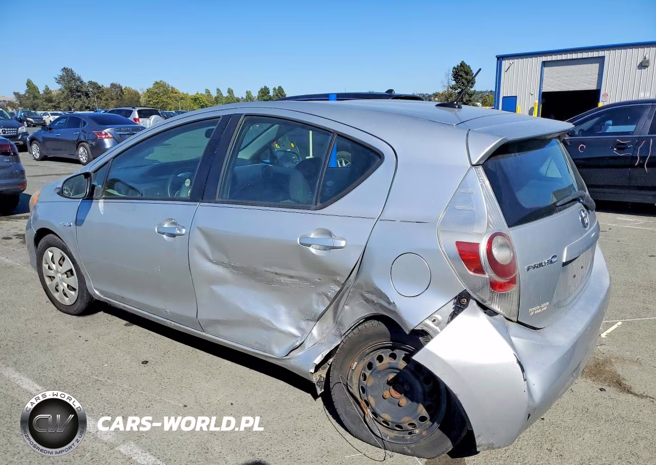 2012 Toyota Prius C Three VIN:JTDKDTB32C1001400 - 2