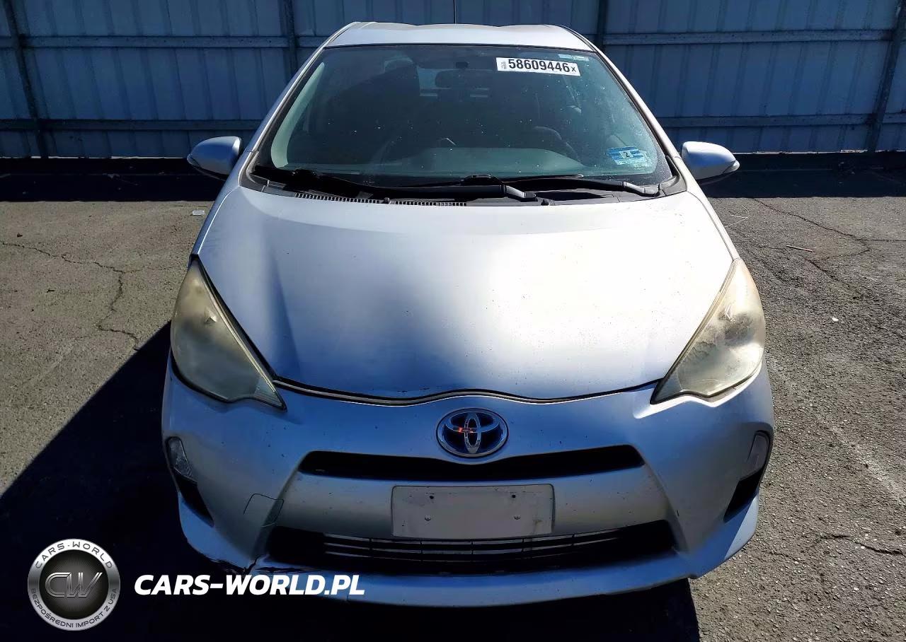 2012 Toyota Prius C Three VIN:JTDKDTB32C1001400 - 5