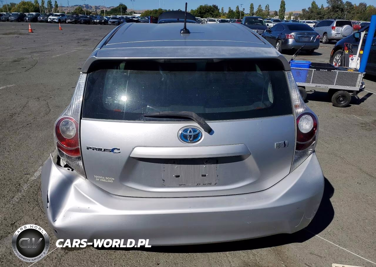 2012 Toyota Prius C Three VIN:JTDKDTB32C1001400 - 6