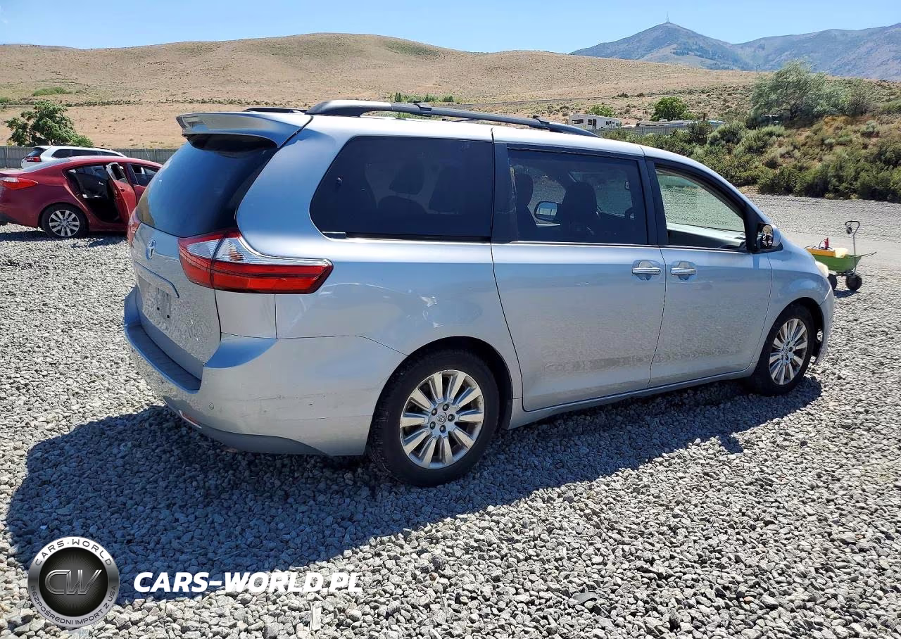 2015 Toyota Sienna VIN:5TDDK3DC7FS102287 - 3