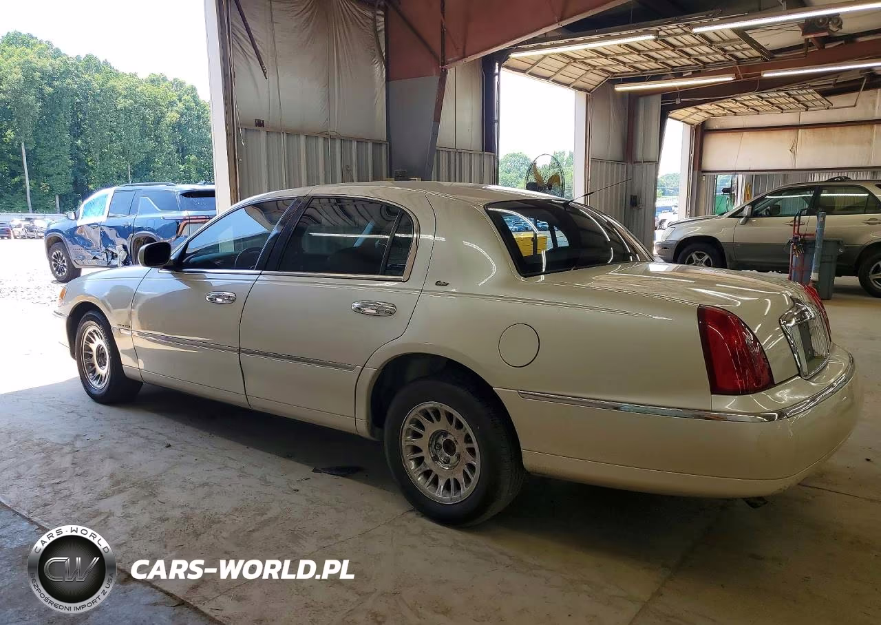 1999 Lincoln Town Car Cartier VIN:1LNHM83W4XY622002 - 2