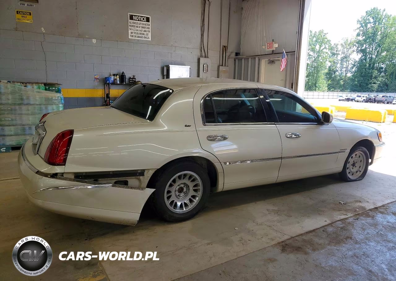 1999 Lincoln Town Car Cartier VIN:1LNHM83W4XY622002 - 3