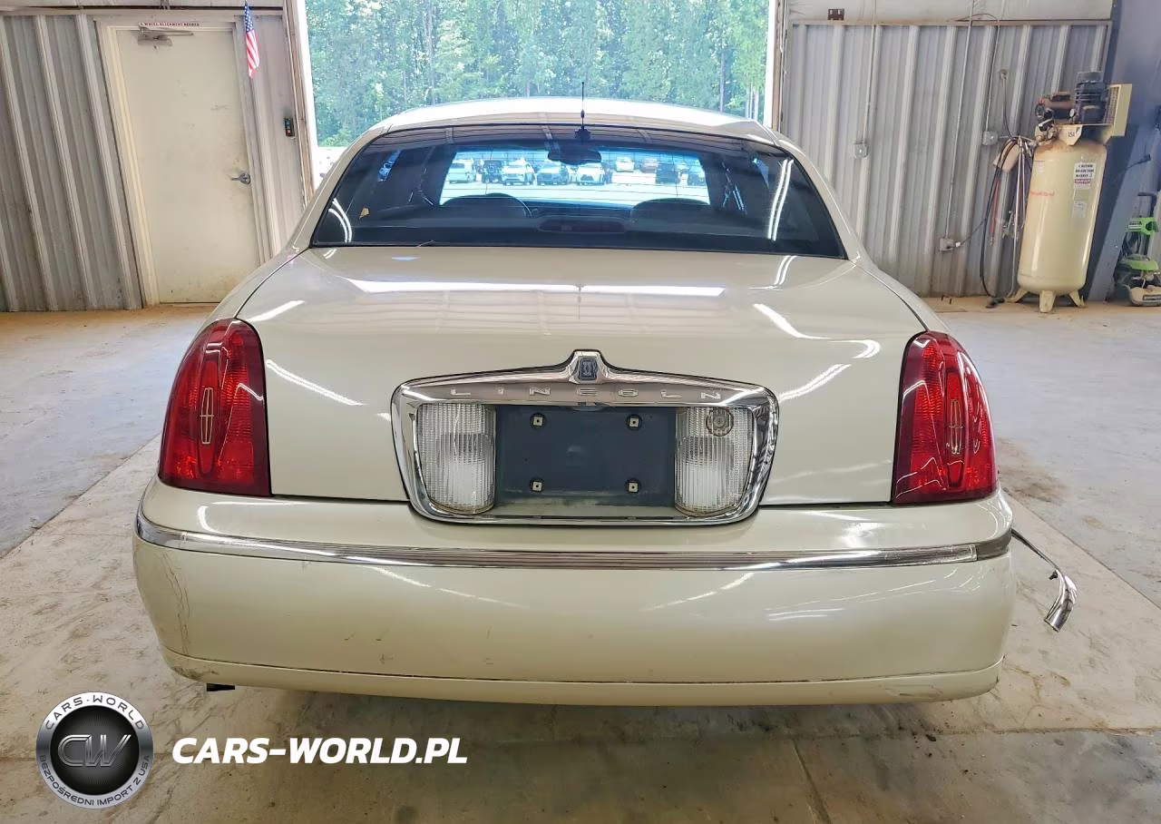 1999 Lincoln Town Car Cartier VIN:1LNHM83W4XY622002 - 6