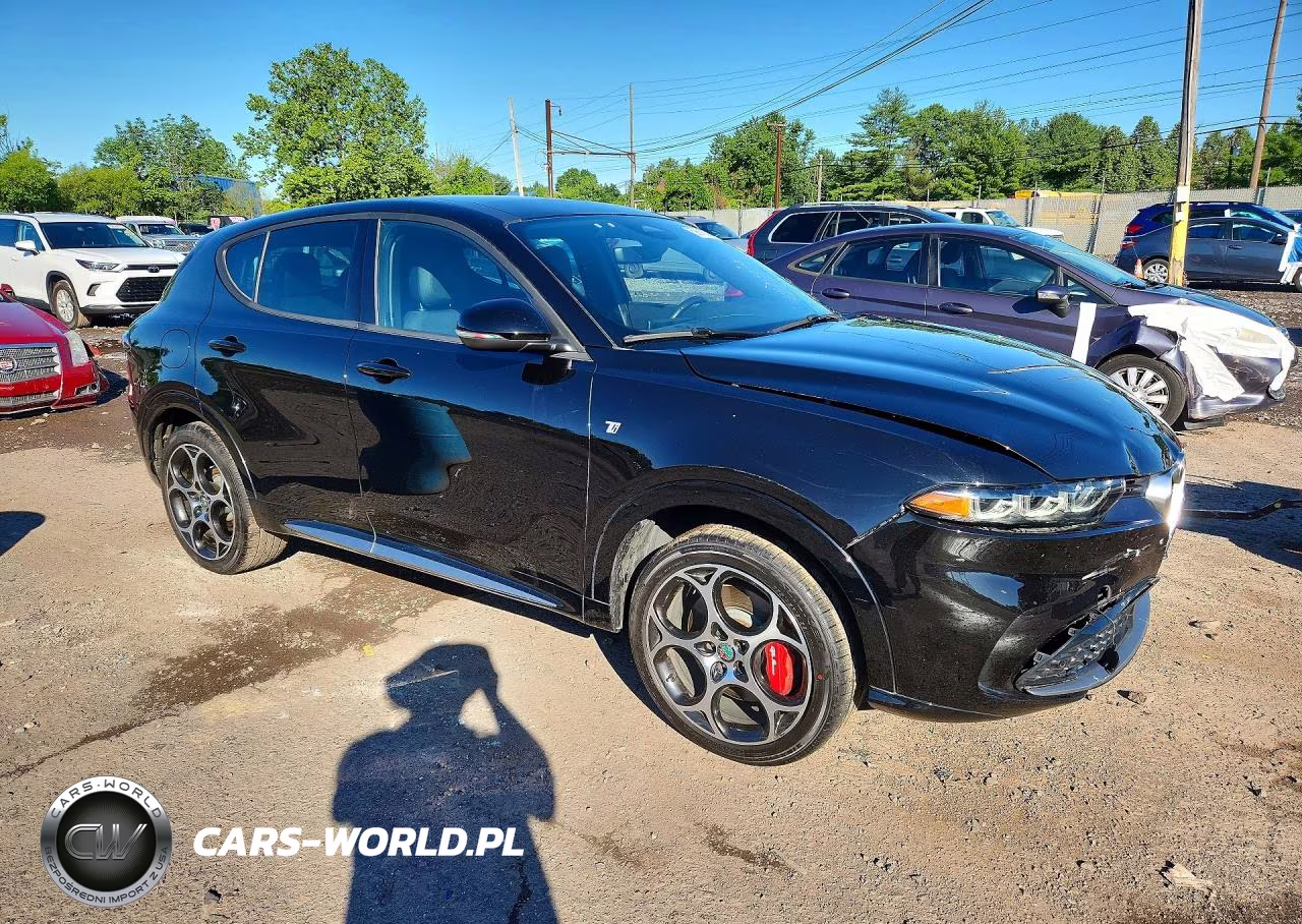 2024 Alfa Romeo Tonale Ti VIN:ZASPATCW9R3052725 - 4