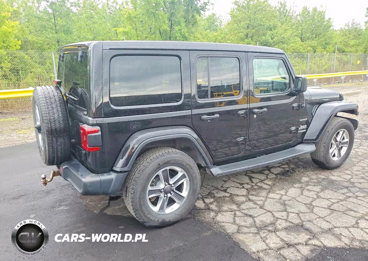 2018 Jeep Wrangler Unlimited Sahara VIN:1C4HJXEN3JW302393 - 3