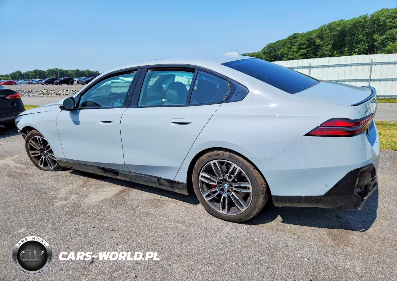 2026 BMW 530 Xi VIN:WBA53FJ05TCX46233 - 2