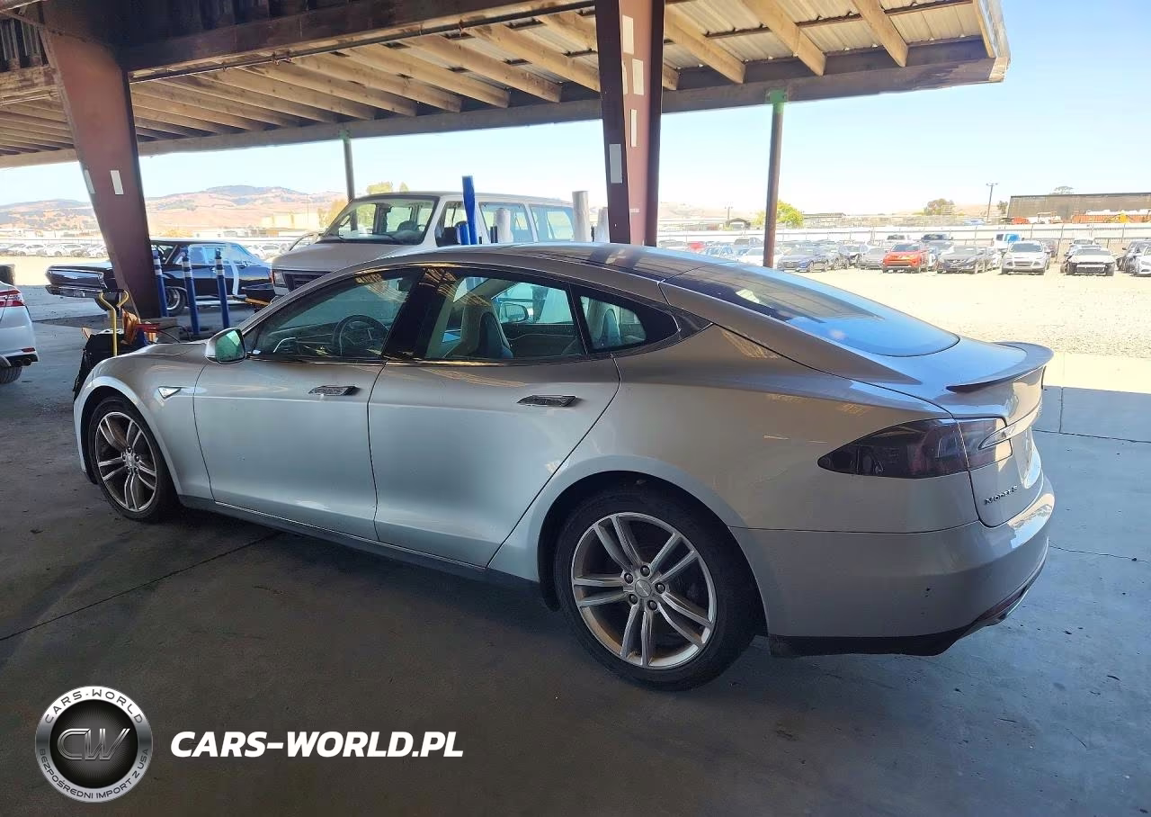 2013 Tesla Model S VIN:5YJSA1CN8DFP13772 - 2