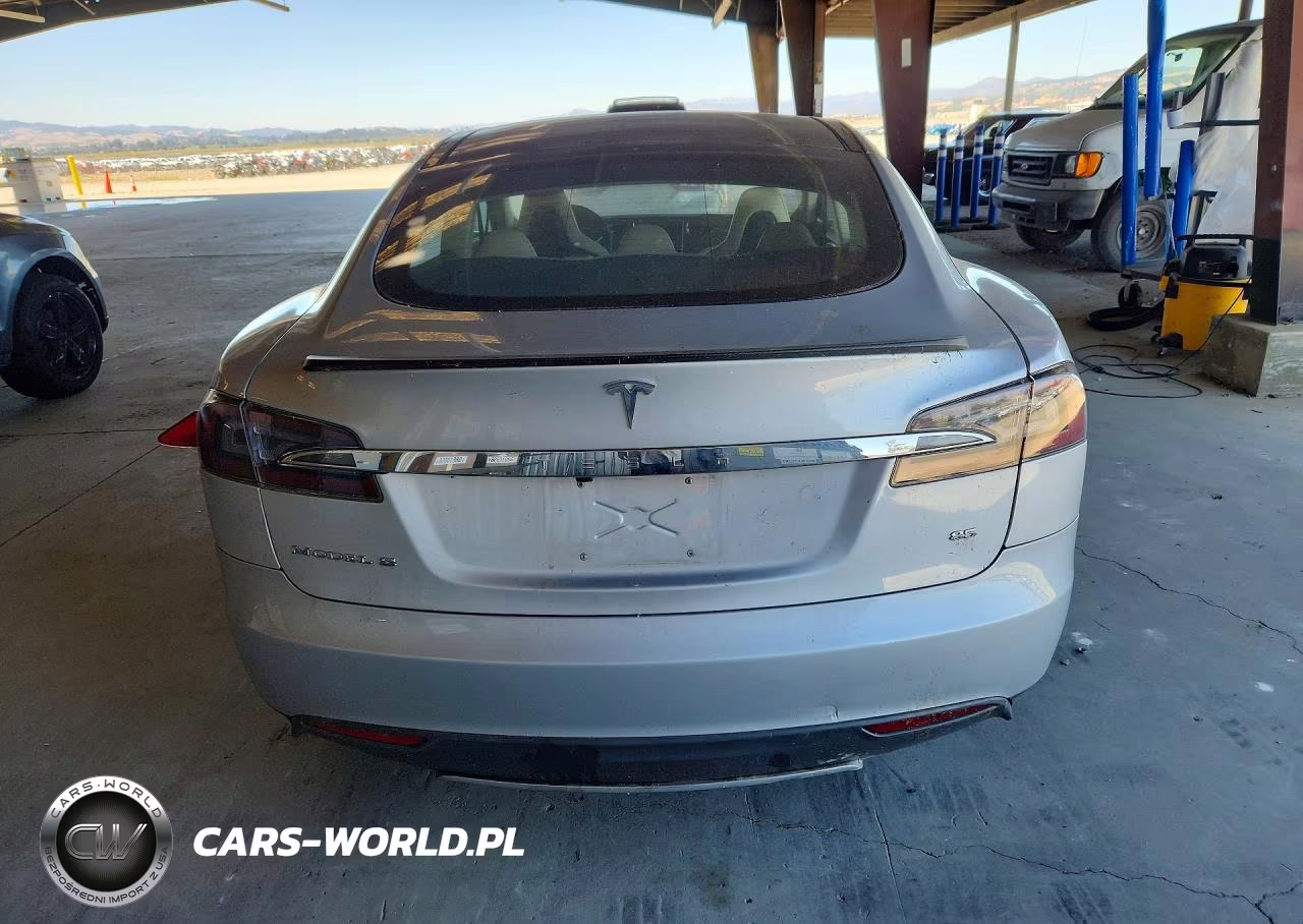 2013 Tesla Model S VIN:5YJSA1CN8DFP13772 - 6