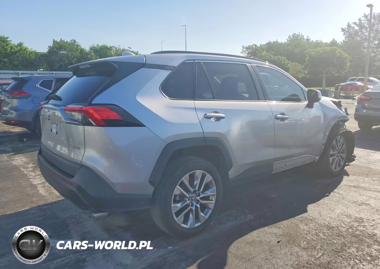 2023 Toyota Rav4 Xle Premium VIN:2T3C1RFV9PC227518 - 3