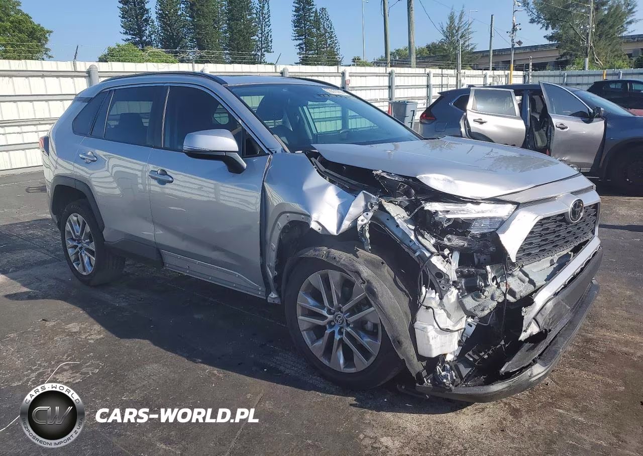 2023 Toyota Rav4 Xle Premium VIN:2T3C1RFV9PC227518 - 4