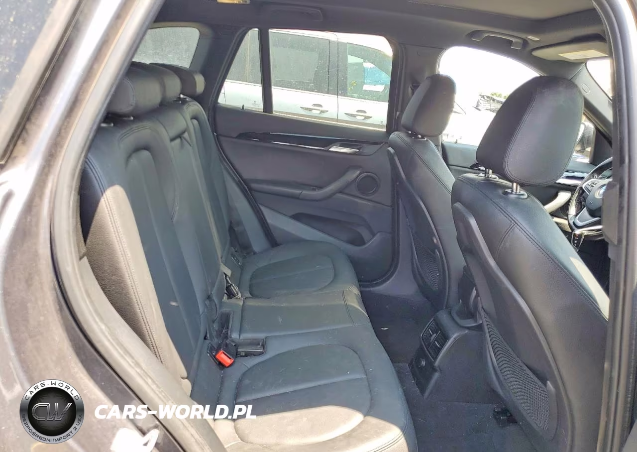 2018 BMW X1 xDrive28I VIN:WBXHT3Z39J4A66393 - 10