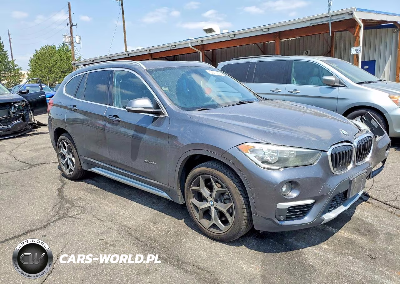 2018 BMW X1 xDrive28I VIN:WBXHT3Z39J4A66393 - 4