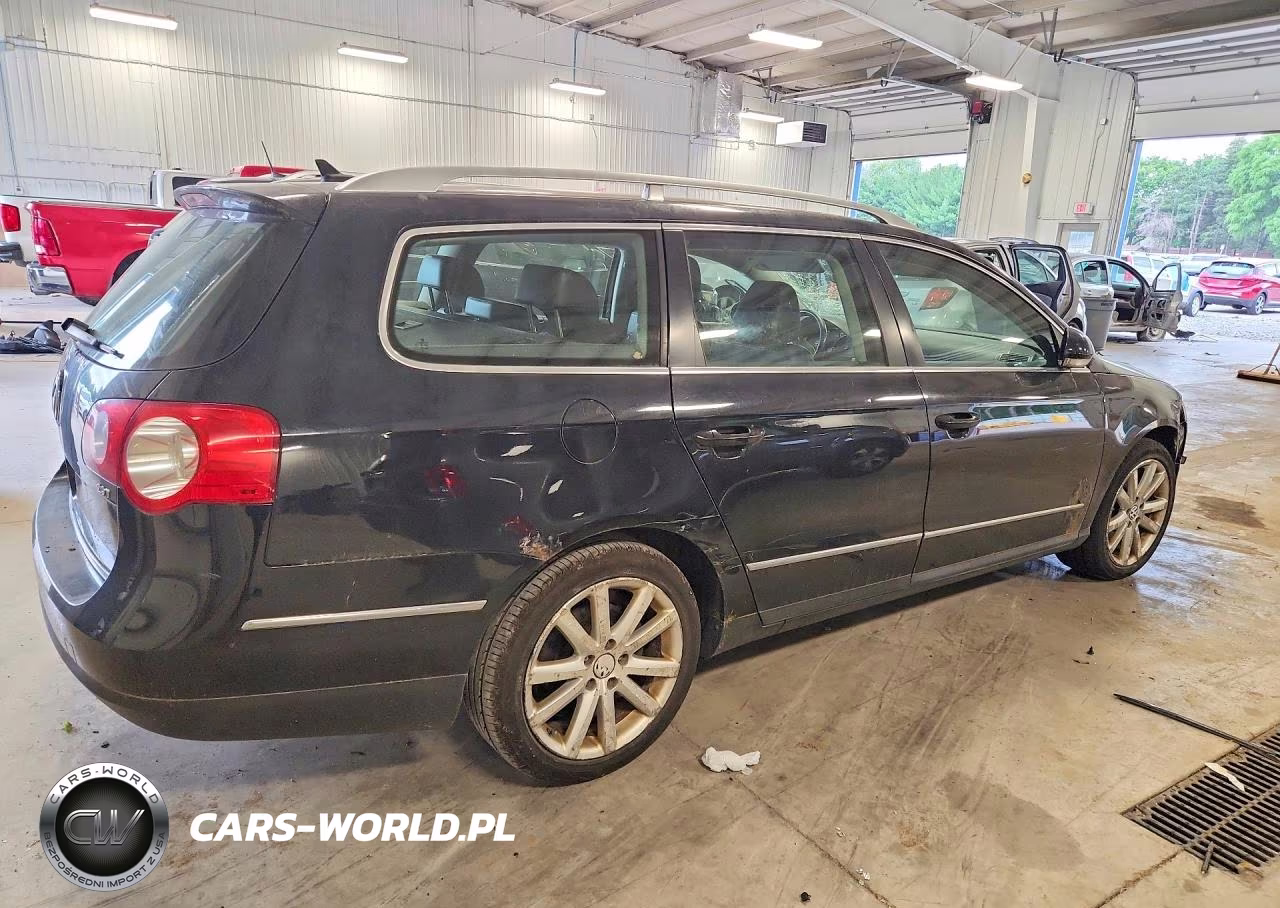 2010 Volkswagen Passat Komfort VIN:WVWXK7AN8AE167643 - 3