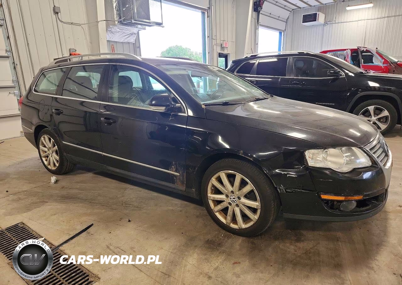 2010 Volkswagen Passat Komfort VIN:WVWXK7AN8AE167643 - 4