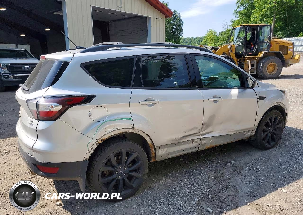 2018 Ford Escape Se VIN:1FMCU9GD6JUC43395 - 3