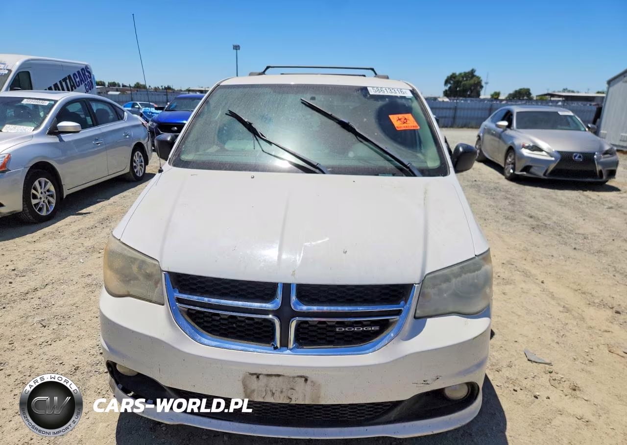 2011 Dodge Grand Caravan Crew VIN:2D4RN5DG5BR650113 - 5