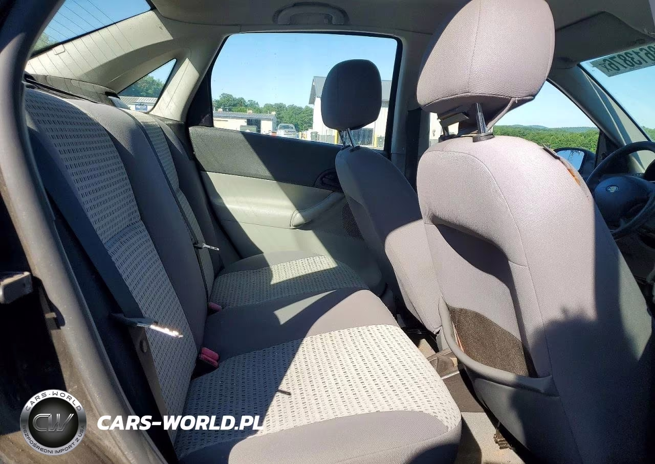 2007 Ford Focus Zx4 VIN:1FAHP34N97W307671 - 10