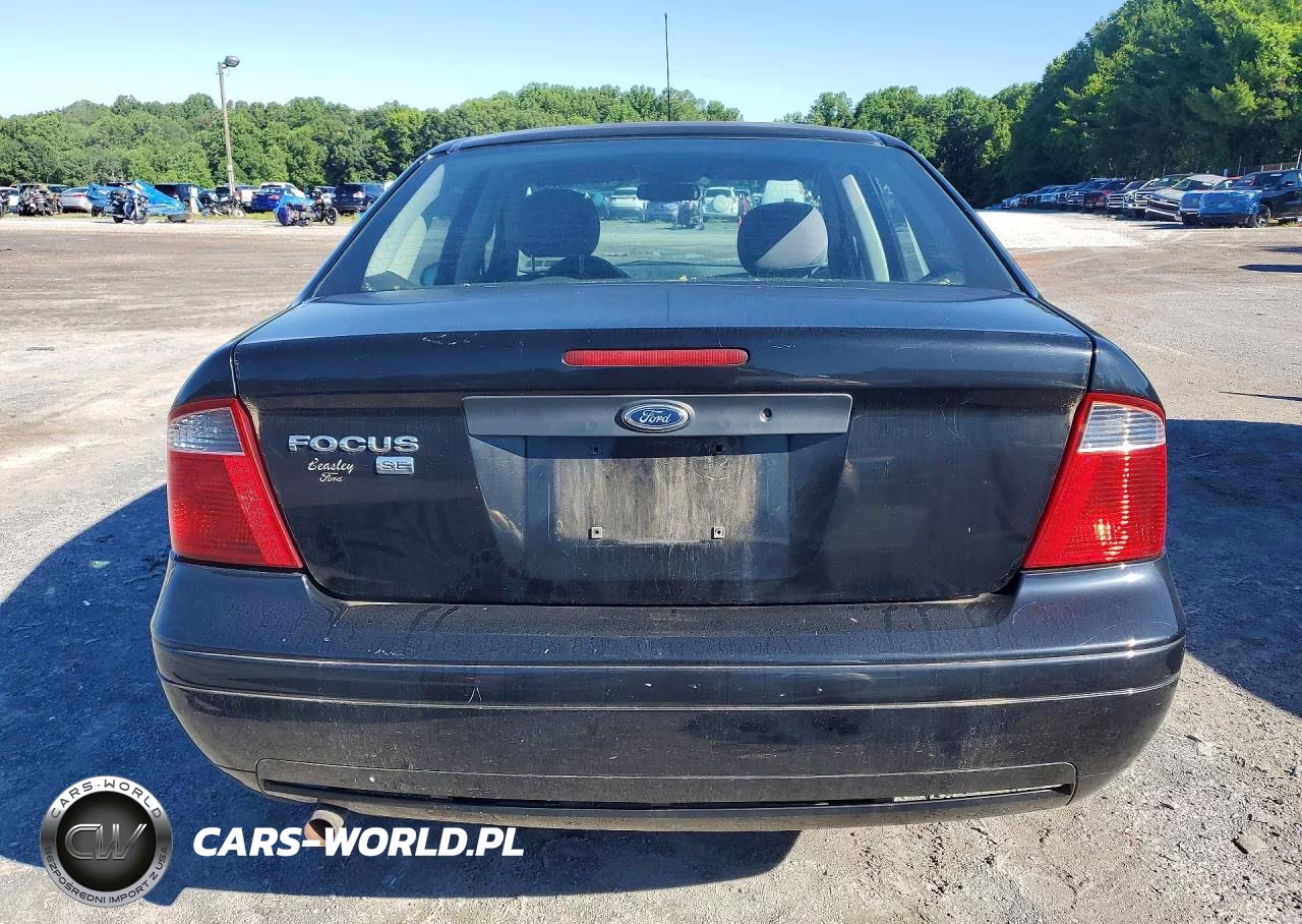 2007 Ford Focus Zx4 VIN:1FAHP34N97W307671 - 6