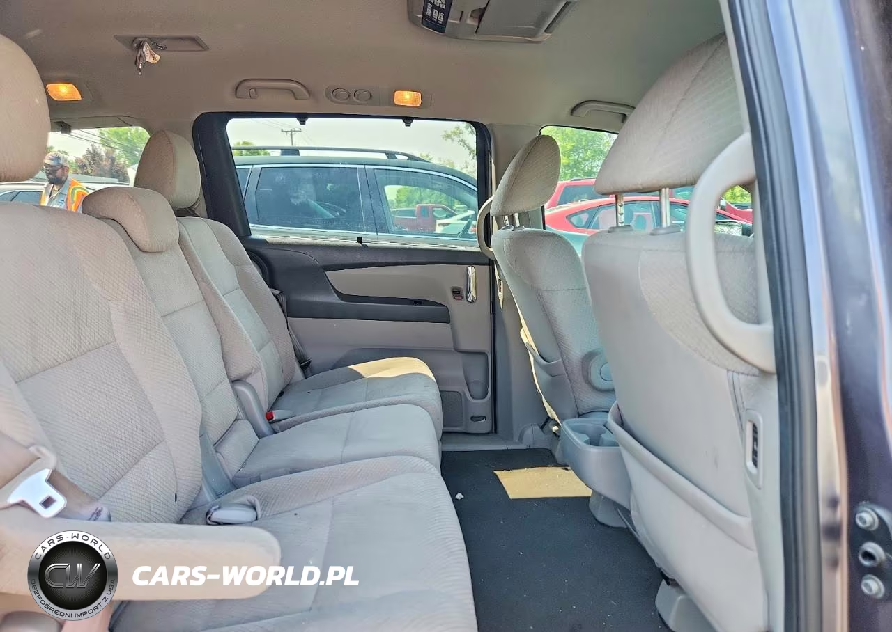 2016 Honda Odyssey Se VIN:5FNRL5H36GB015818 - 11