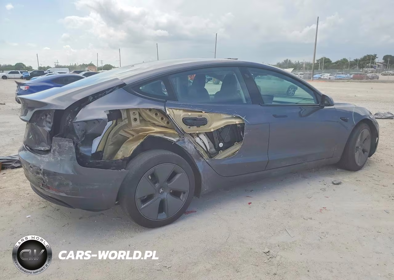 2023 Tesla Model 3 VIN:5YJ3E1EA9PF683950 - 3
