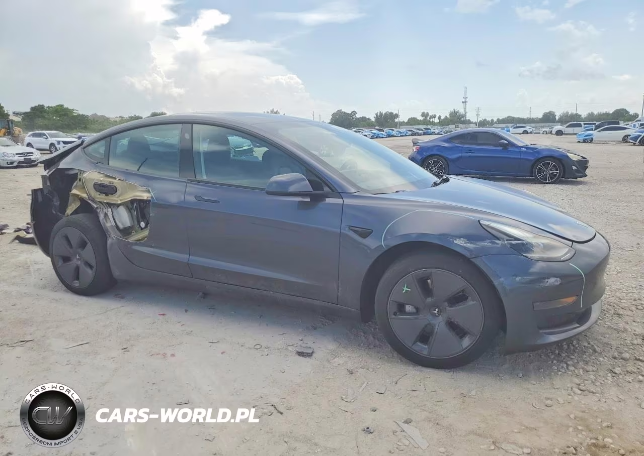 2023 Tesla Model 3 VIN:5YJ3E1EA9PF683950 - 4