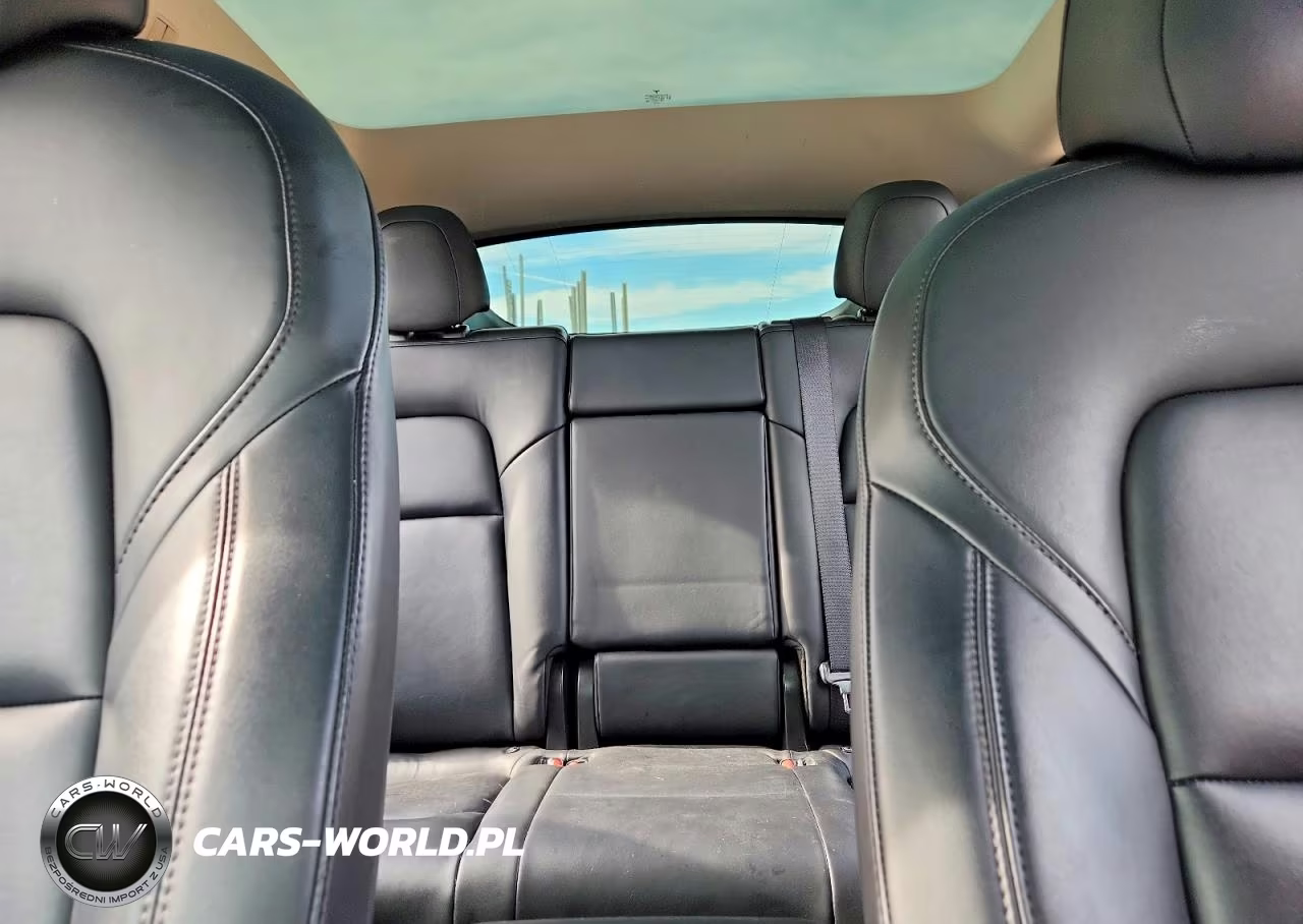 2021 Tesla Model Y VIN:5YJYGDEE7MF066756 - 10