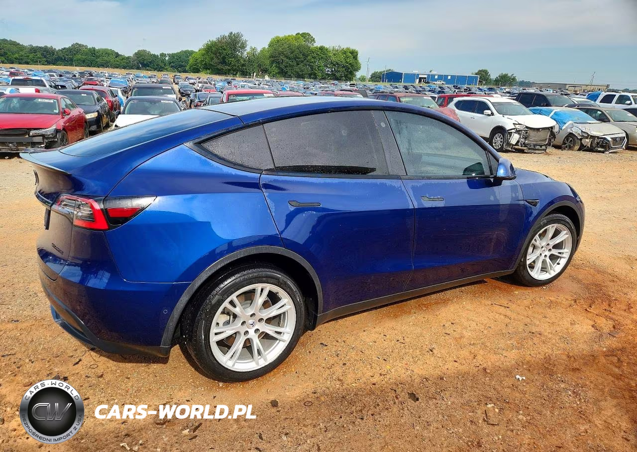2021 Tesla Model Y VIN:5YJYGDEE7MF066756 - 3