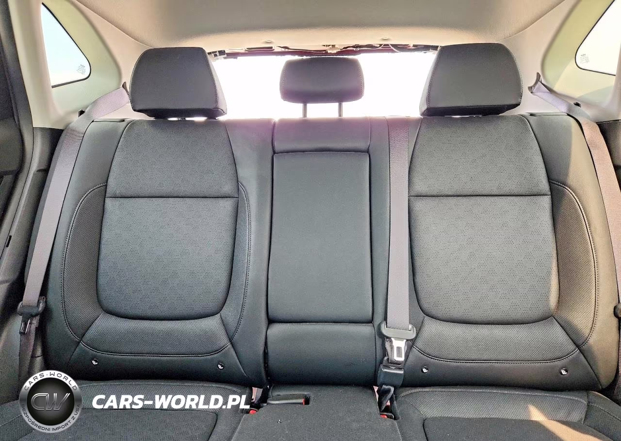 2023 Kia Seltos VIN:KNDETCA2XP7360733 - 10