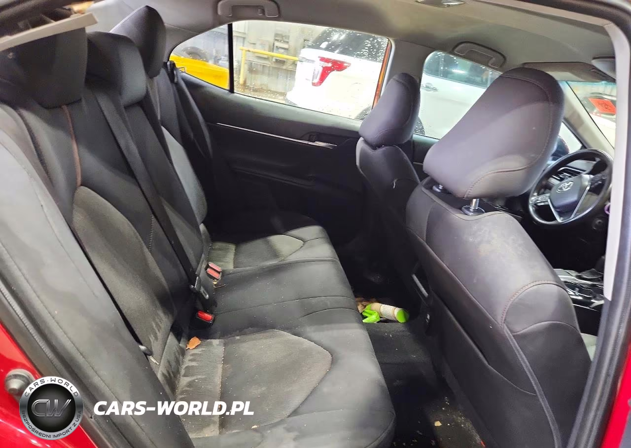 2020 Toyota Camry Le VIN:4T1C11AK0LU925645 - 10