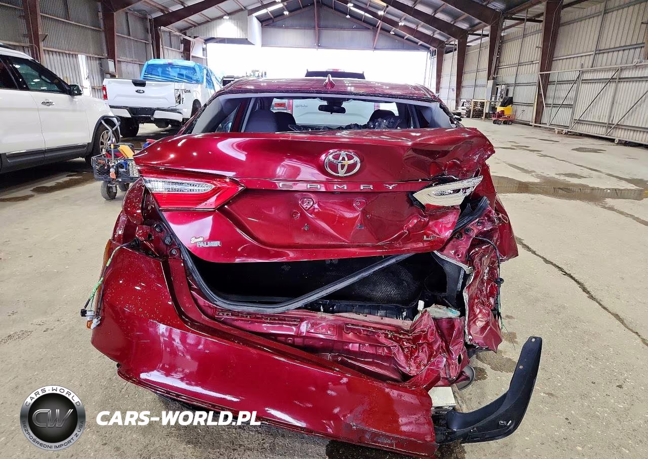2020 Toyota Camry Le VIN:4T1C11AK0LU925645 - 6